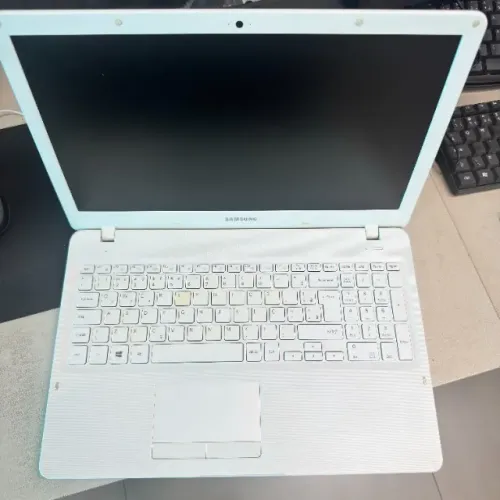 Notebook Samsung 15,6pol, Processador i5 7200U, 16gb de Memória RAM, 1tb de SSD, placa de