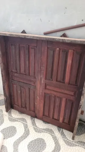 Vendo janela de madeira