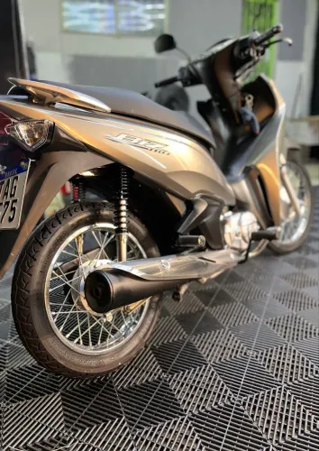 Vende-se está moto biz 110i