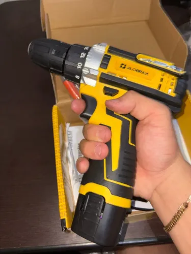 Parafusadeira elétrica 12 V NOVA!!!