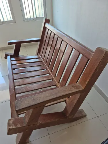 Sofá Rústico 100% de madeira. (Valor negociável)