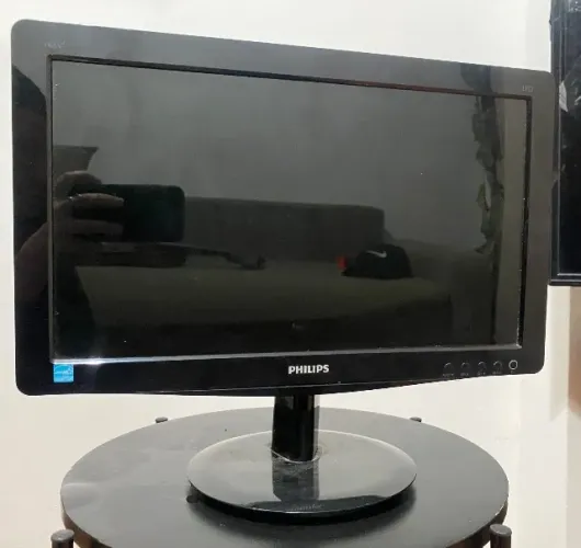 MONITOR  Philips da série 166V com tecnologia LED.