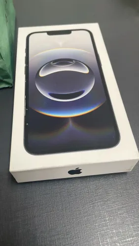 iPhone 16e