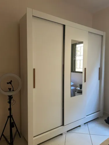 Vendo Guarda-roupa, Semi novo.