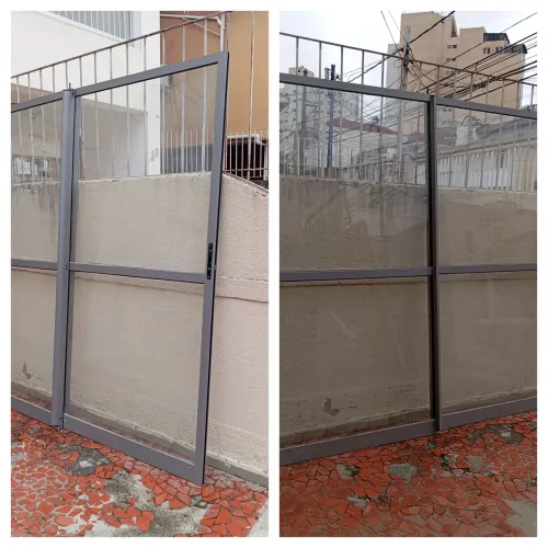 Portas Balcão 2 folhas nova com batentes e trilhos completa 2.00 L x 2.15 A.