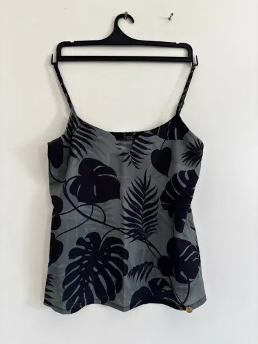 Blusa básica Donali