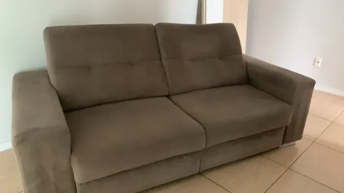 Sofá com chaise