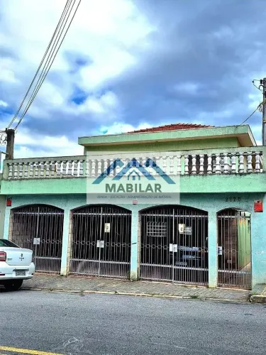 Casa com 3 dormitórios à venda, sendo tb um salão de 120 metros está alugado como renda, p