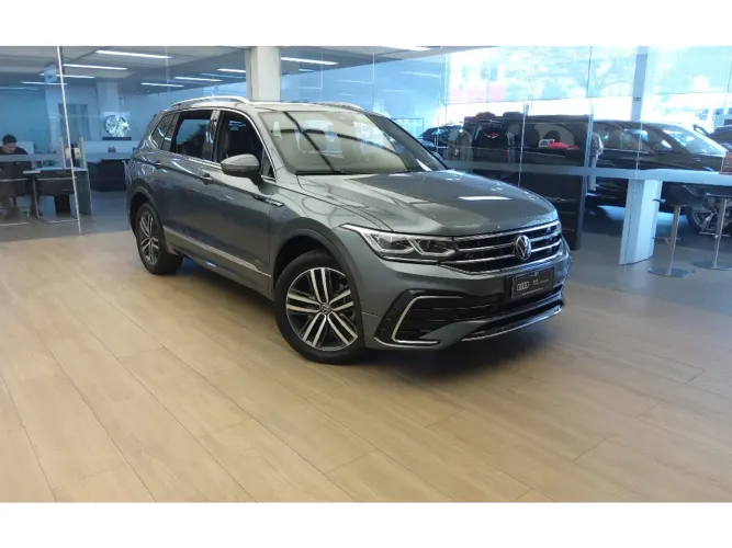Volkswagen Tiguan Allspac R-line 300 TSI 2.0 2025