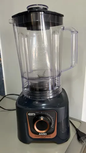 Vendo liquidificador Arno 10 velocidades 220v