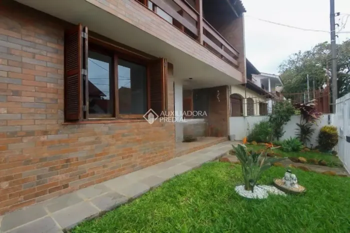 Casa c/ piscina 388 m² para locação ? 4 dormitórios (1 suíte) ? 2 vagas ? Jardim Itu / Por
