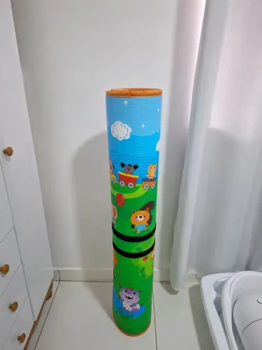 Tapete de atividades dupla face impermeável.