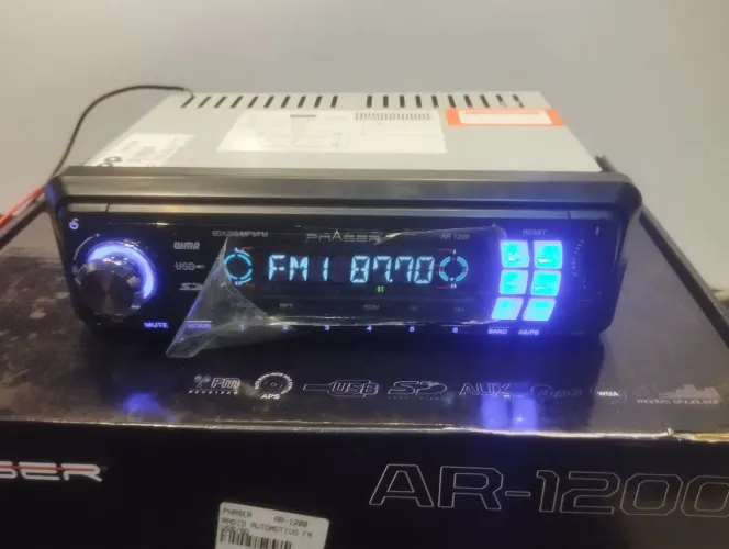 Rádio de carro novo