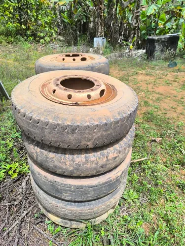 Rodas com câmera dez furos 