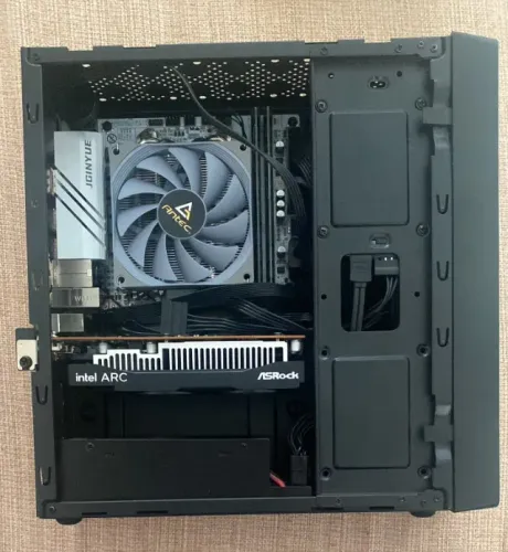 PC Mini ITX - Super Compacto [Ryzen 5 com placa de vídeo LP]