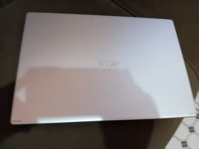 vendo notebook ACER semi novo