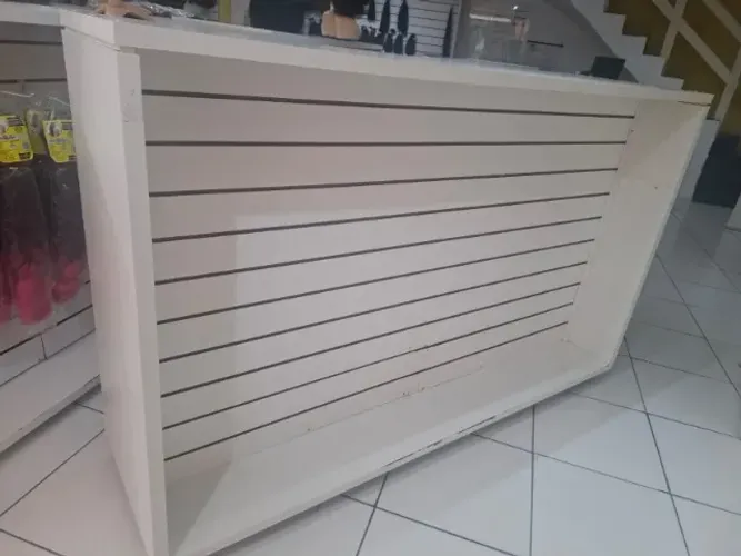 Balcão expositor para loja