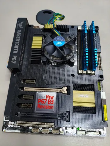 PLACA-MÃE GAMER ASUS SABERTOOTH P67- BARATO