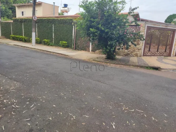 Casa à venda com 4 quartos no Parque Itália, Campinas.