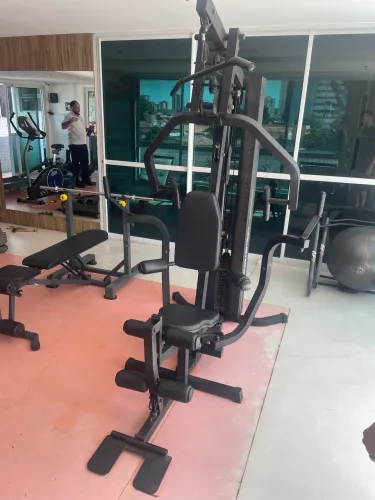 Vendo estação de musculação profissional
