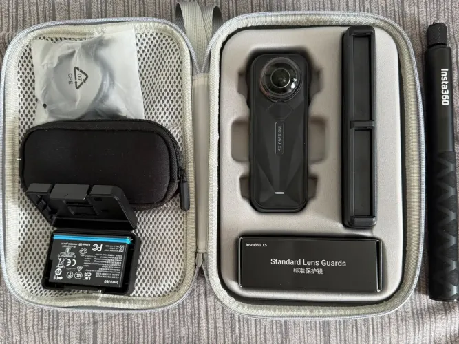 Câmera de vídeo ação Insta360 - X5