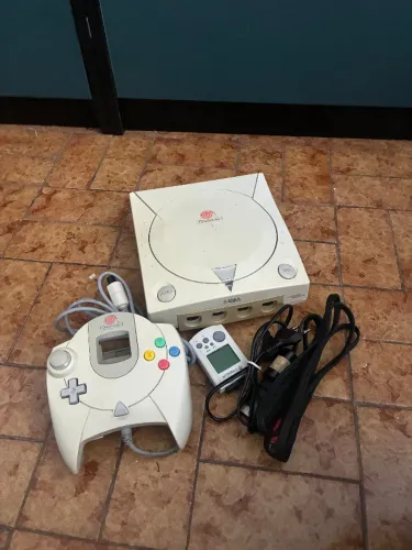 Console Sega Dreamcast Com Hd 500gb + Controle + Vmu