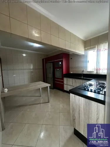 Imóvel para aluguel possui 180 metros quadrados com 3 quartos em Jardim do Carmo - Maringá