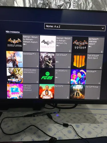 PS4 Slim 1TB em excelente estado, funcionando 100%, sem nenhum defeito.