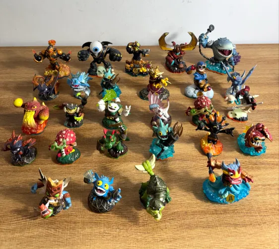 27 bonecos skylanders