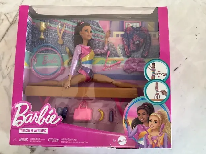 Barbie ginasta articulada. Nova, na caixa.