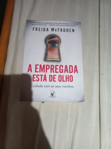 A empregada está de olho novo