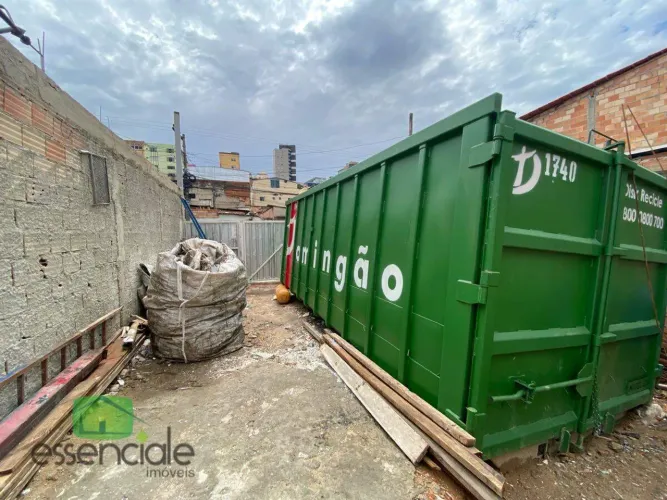 Lote com 150 m² no bairro Eldorado em Contagem à venda por R$ 200.000