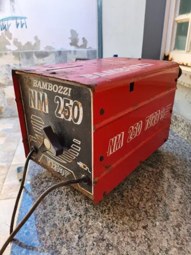 Máquina de Solda Inversora Bambozzi NM250 Turbo