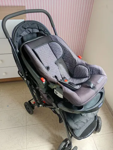 Carrinho + Bebê conforto - Cosco