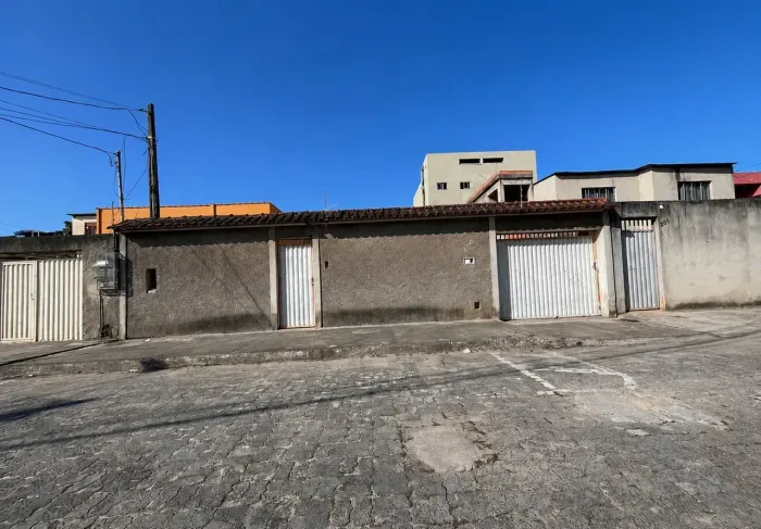 TERRENO COM ALTO POTENCIAL PARA MORADIA OU INVESTIMENTO E NEGÓCIOS!