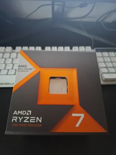 AMD RYZEN 7 7800X3D - R$ 1.820