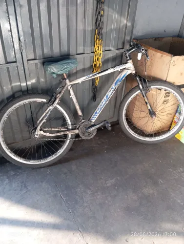 Bicicleta sport bike usada pra pegar e arrumar