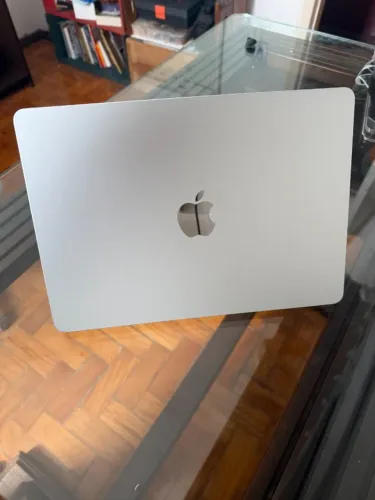 Apple MacBook Air M3 (8GB RAM, 256GB SSD) + Magic Mouse Original Apple