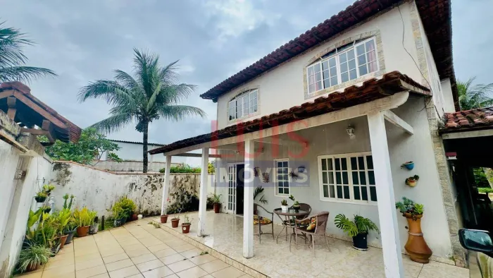 Casa com 3 dormitórios à venda, 220 m² por R$ 850.000,00 - Piratininga - Niterói/RJ
