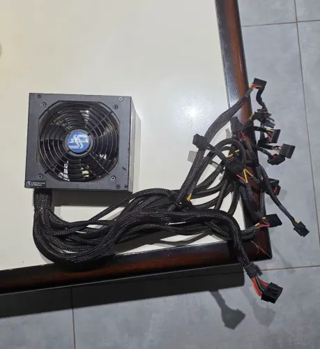 Fonte Seasonic 520W 80 Plus Bronze