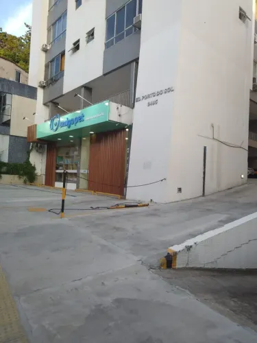 Lindo apartamento jo Porto da Barra Vista arborizada