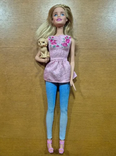 Boneca Barbie Uma Aventura de Cachorrinhos - 2015 - completa