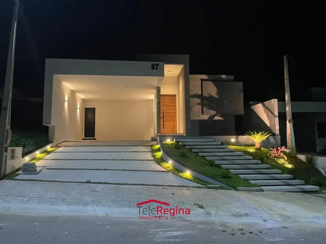 CASA PARA VENDER NO CONDOMÍNIO SANTA MÔNICA