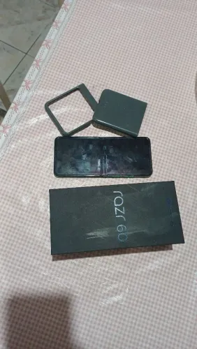 MOTOROLA Razr 60
