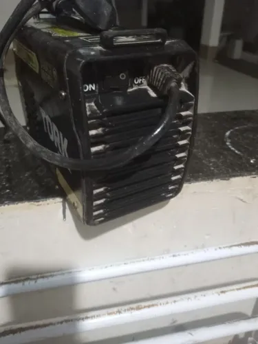 Vendo essa máquina de solda profissional industrial semi nova 
