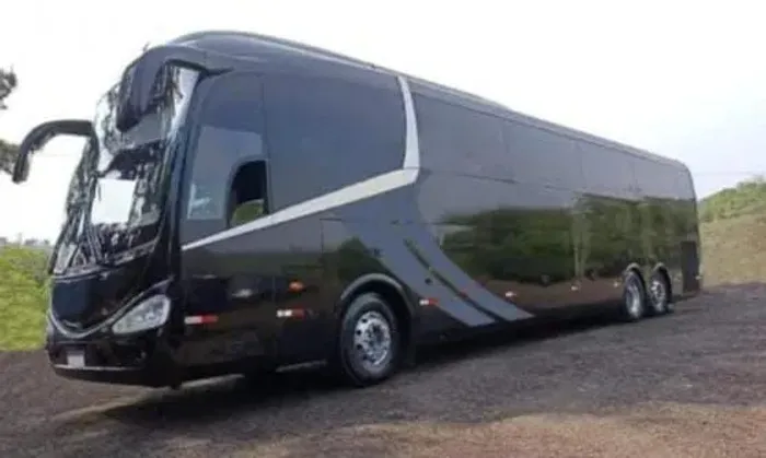 IRIZA L6 VOLVO ANO 2016 D8 EXECUTIVO 42 LUGARES (TRANSFERÊNCIA DE DÍVIDA)