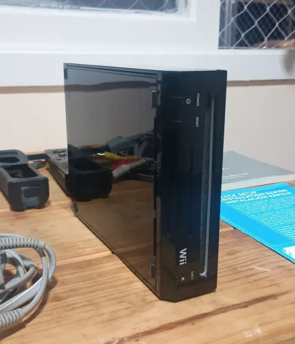 Nintendo Wii preto usado.