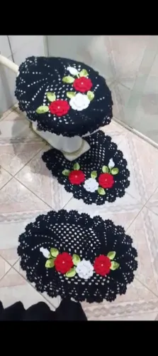 Jogo de tapetes de crochê pra banheiro 