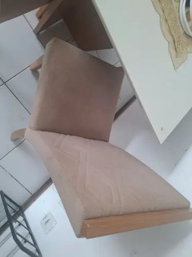 Mesa e cadeira