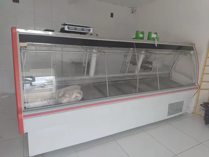 Balcão de carnes refrimate 3 metros